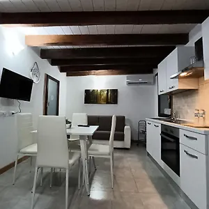 https://casa-apricale.hotelitalianriviera.com